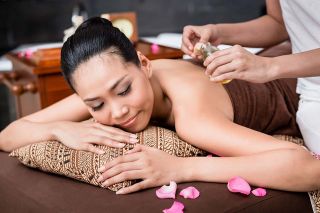 © Kzenon - stock.adobe.com Foto: Massage